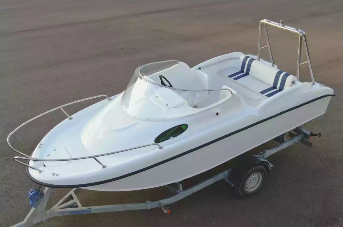 Комбинированный катер Neman-530 с каютой в Сыктывкаре