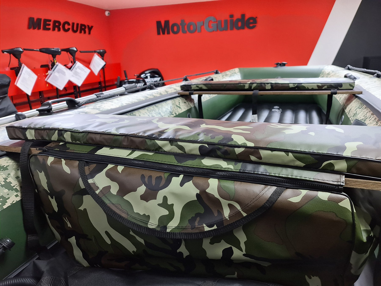 КОМПЛЕКТ МЯГКИХ НАКЛАДОК С СУМКОЙ ДЛЯ ЛОДОК 105Х20 КАМУФЛЯЖ в Сыктывкаре