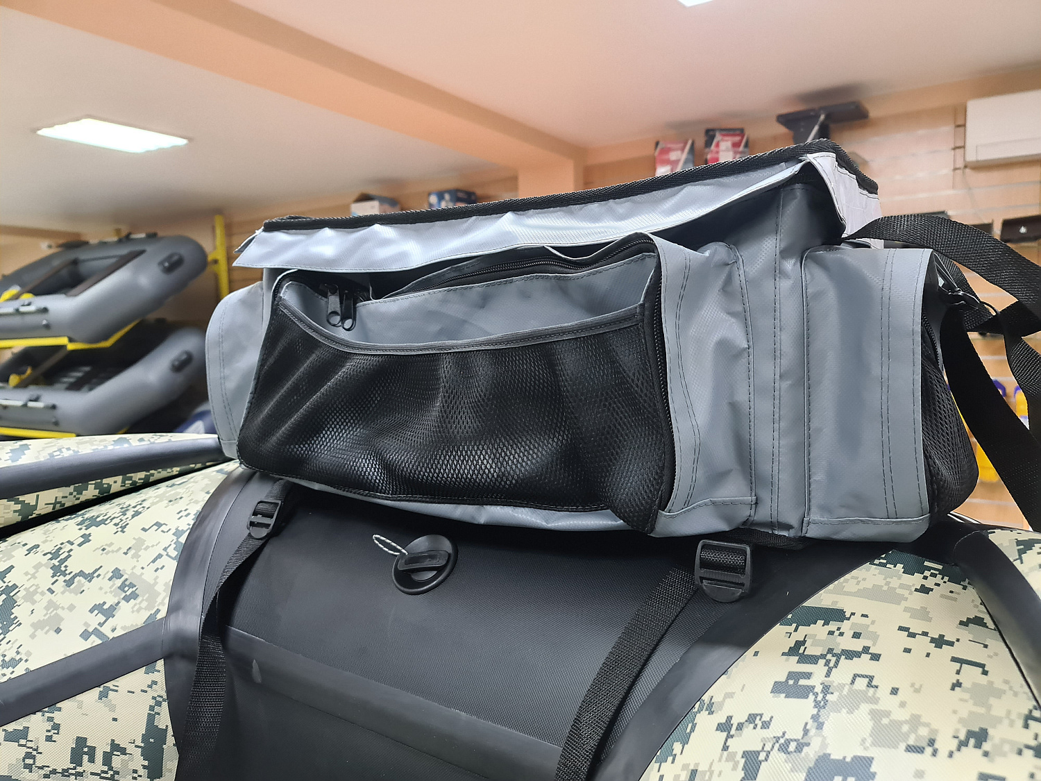 СУМКА ЛЮКС НА БАЛЛОН ДЛЯ ЛОДОК ПВХ 50Х25Х25 СМ в Сыктывкаре