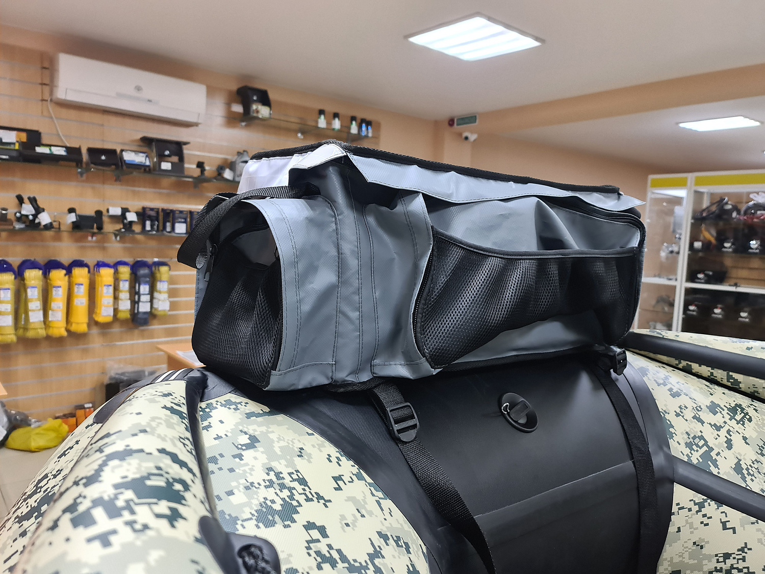 СУМКА ЛЮКС НА БАЛЛОН ДЛЯ ЛОДОК ПВХ 50Х25Х25 СМ в Сыктывкаре